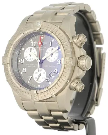 Breitling Avenger E73360 43mm Titanium Gray 3