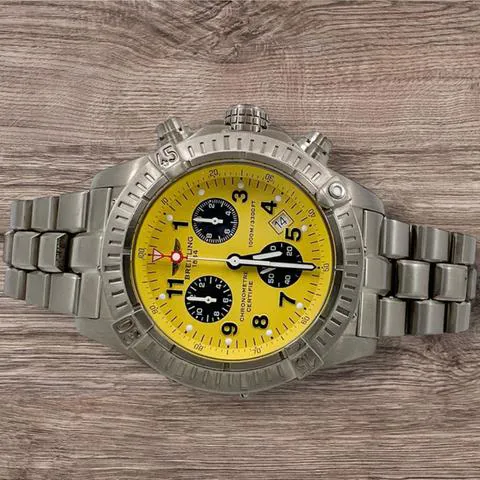 Breitling Avenger E73360 44mm Titanium Yellow 3