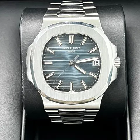 Patek Philippe Nautilus 5711/1A-010 40mm Stainless steel Blue 1