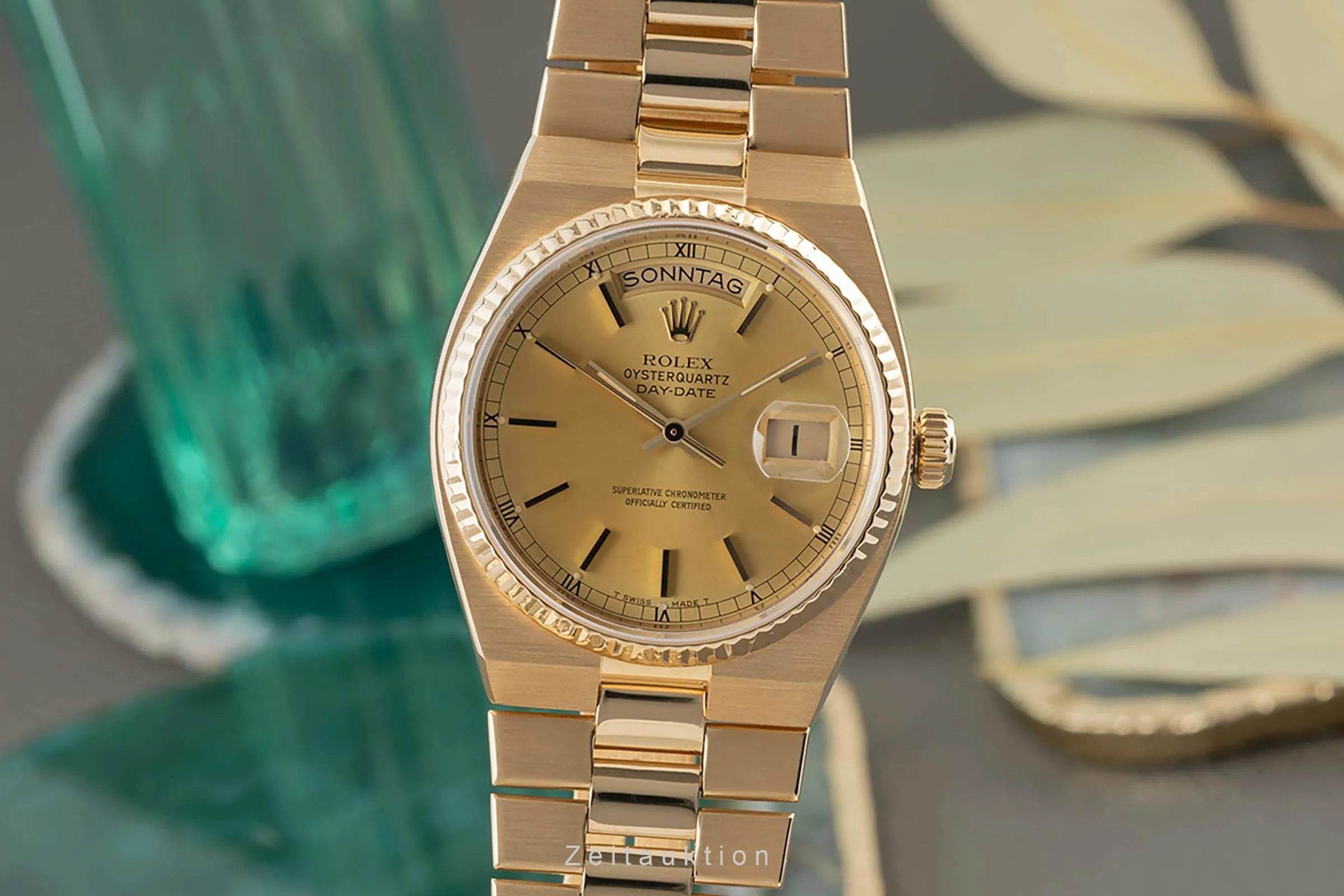 Rolex Day-Date Oysterquartz 19018 36mm Yellow gold Golden