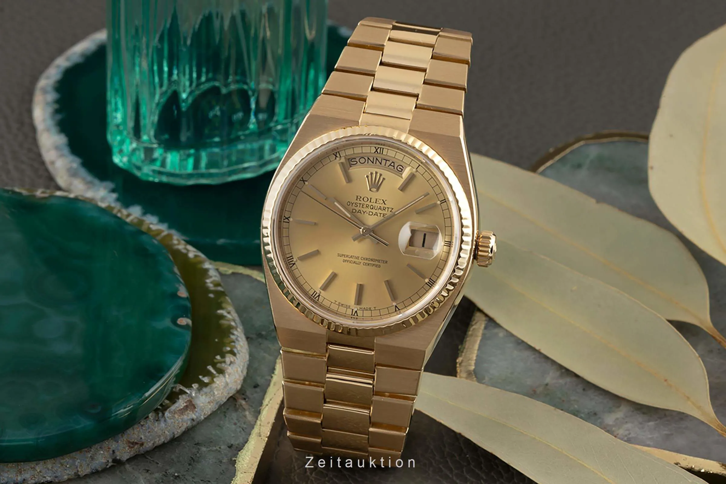 Rolex Day-Date Oysterquartz 19018 36mm Yellow gold Golden 2