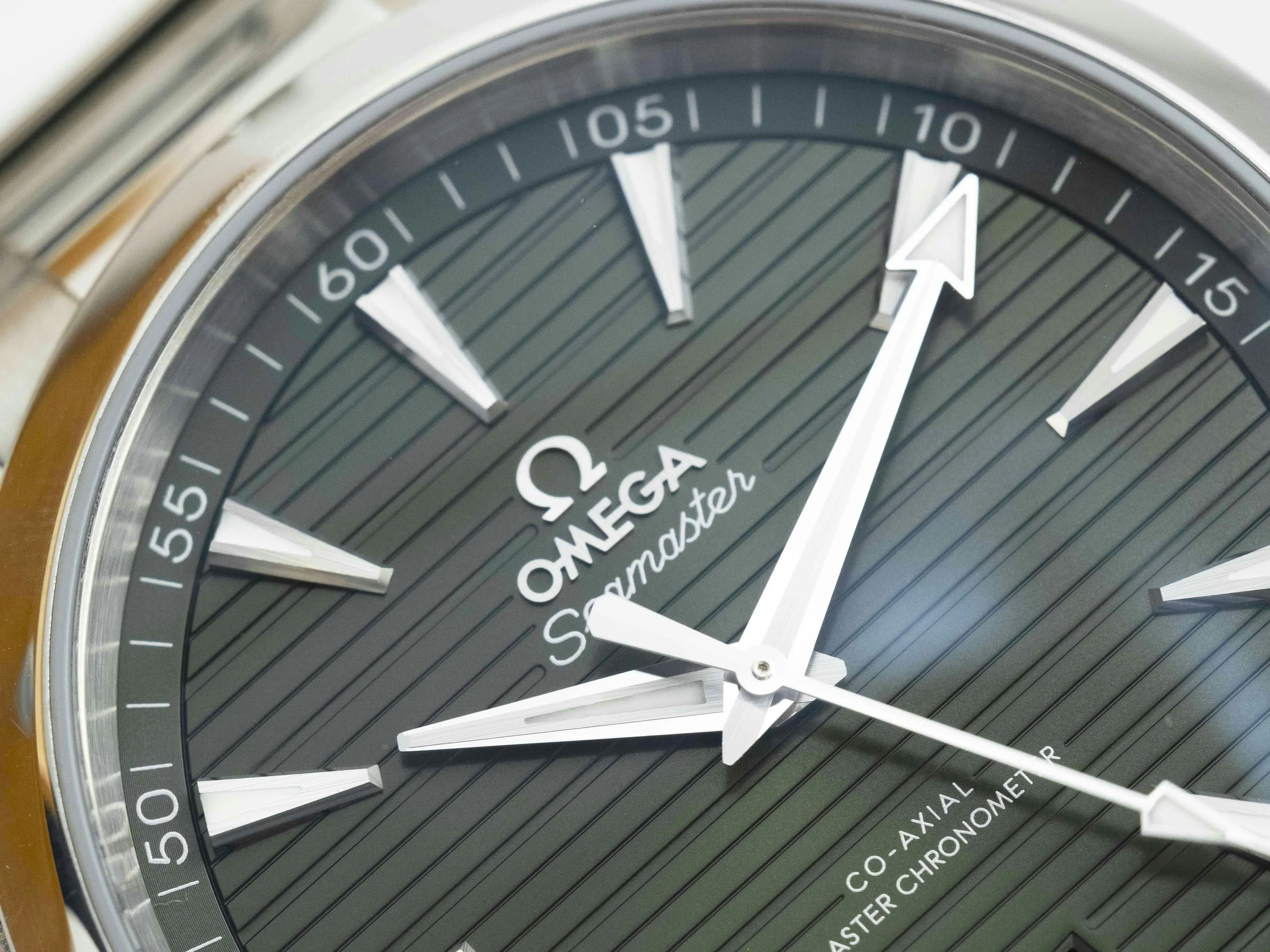 Omega Aqua Terra 220.10.41.21.10.001 41mm Stainless steel Green 2