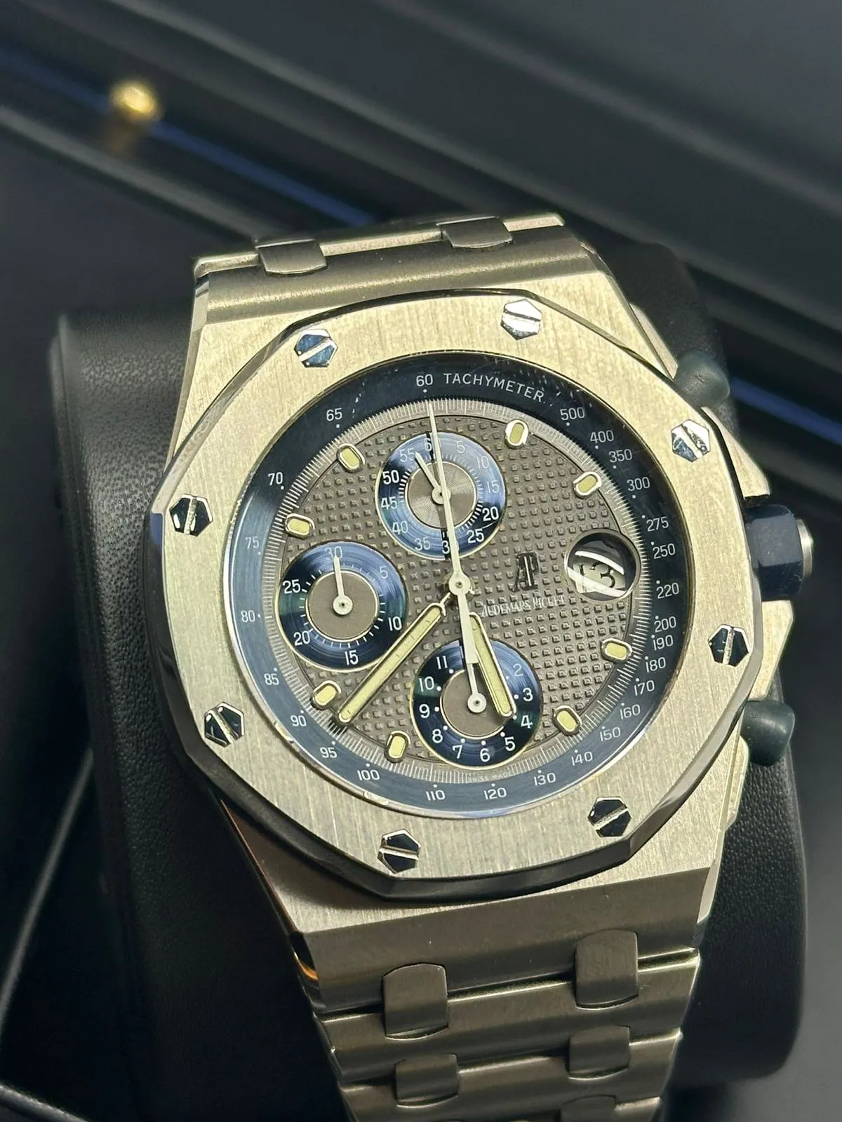 Audemars Piguet Royal Oak Offshore 25721TI.OO.1000TI.01 42mm Titanium Grey