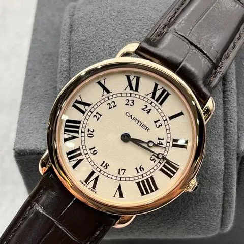 Cartier Ronde de Cartier W6800251 36mm Rose gold White 1