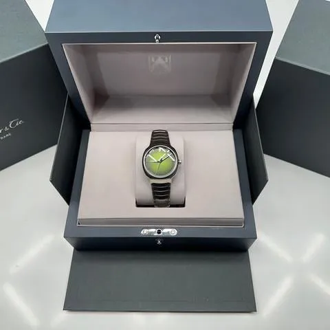 H. Moser & Cie. 6201-1200 40mm Stainless steel Green