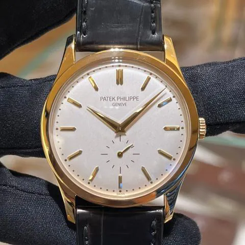 Patek Philippe Calatrava 5196J-001 37mm Yellow gold Silver