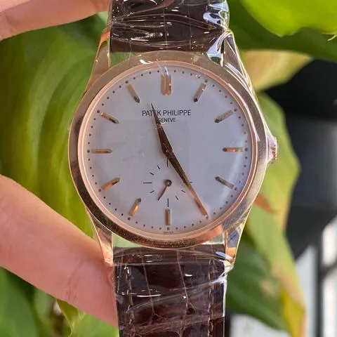 Patek Philippe Calatrava 5196R-001 37mm Rose gold Silver