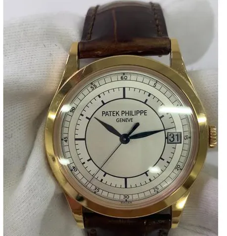 Patek Philippe Calatrava 5296R-001 38mm Rose gold Silver