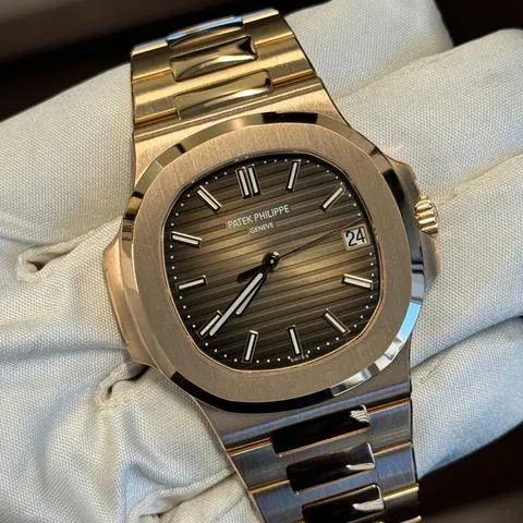 Patek Philippe Nautilus 5711/1R-001 40mm Rose gold Brown 1