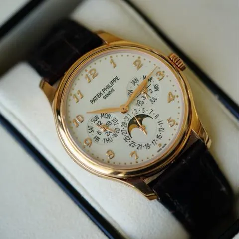 Patek Philippe Perpetual Calendar 5327J-001 39mm Yellow gold Ivory 3