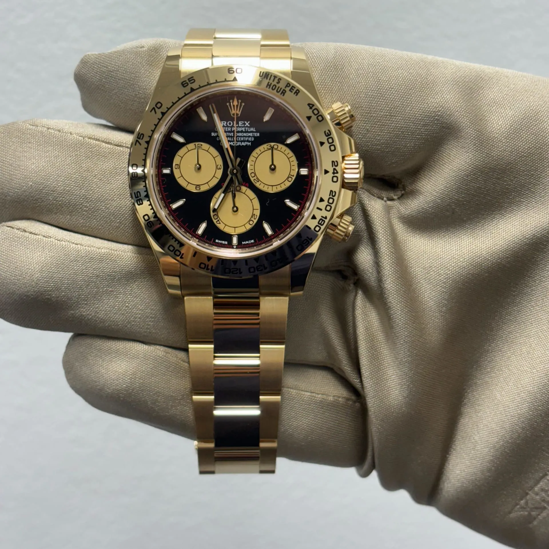 Rolex Daytona 126508-0002 40mm 18k yellow gold Black