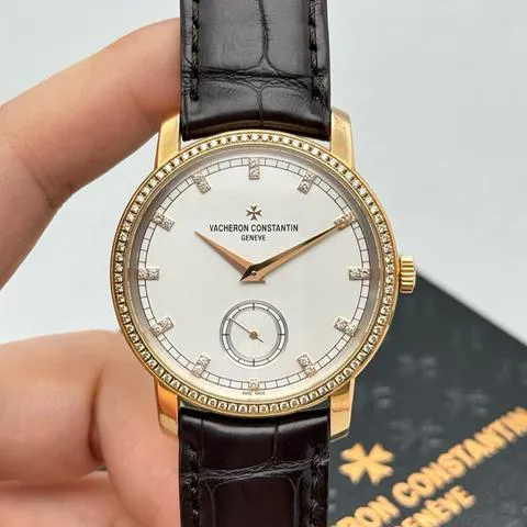 Vacheron Constantin Traditionnelle 82572/000R-9604 Rose gold Silver