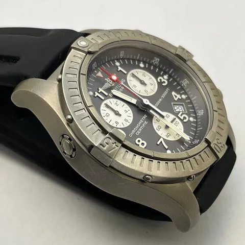 Breitling Avenger E73360 44mm Titanium Gray 4