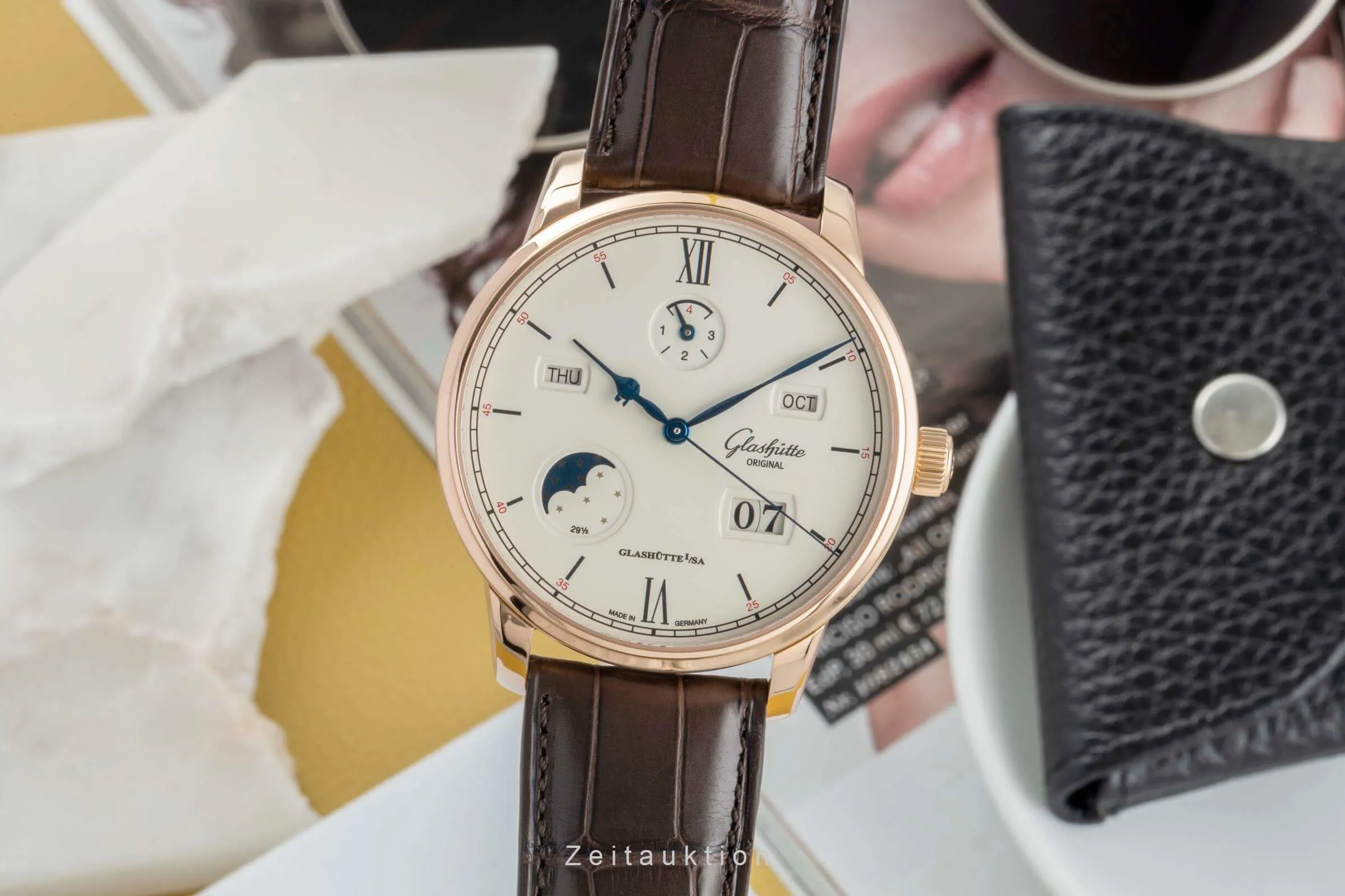 Glashütte Senator 1-36-02-02-05-01 42mm Yellow gold