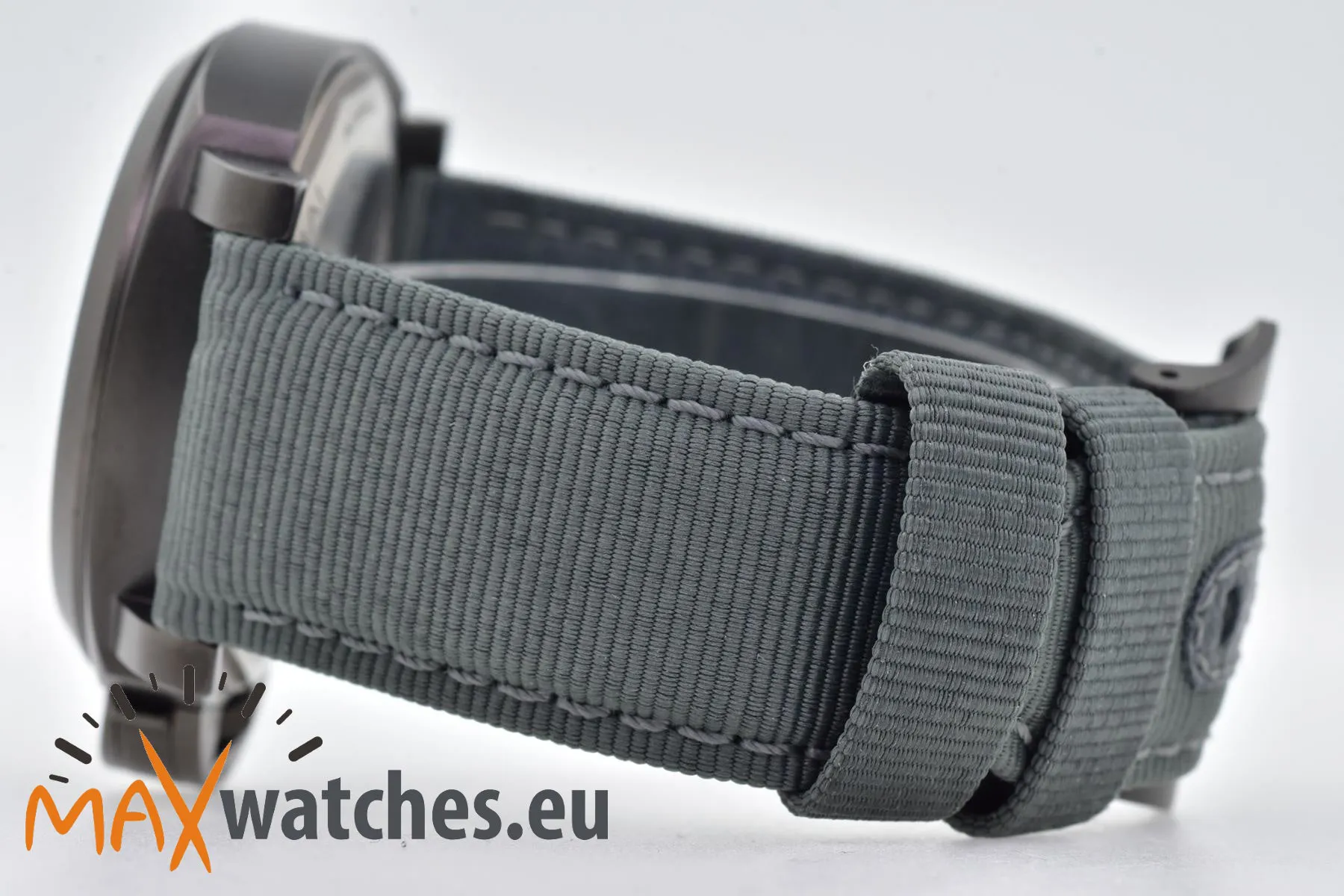 Panerai Luminor PAM 02121 44mm Titanium Black 5