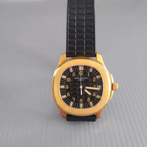 Patek Philippe Aquanaut 5065 J 38mm Yellow gold Black