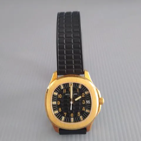 Patek Philippe Aquanaut 5065 J 38mm Yellow gold Black 1