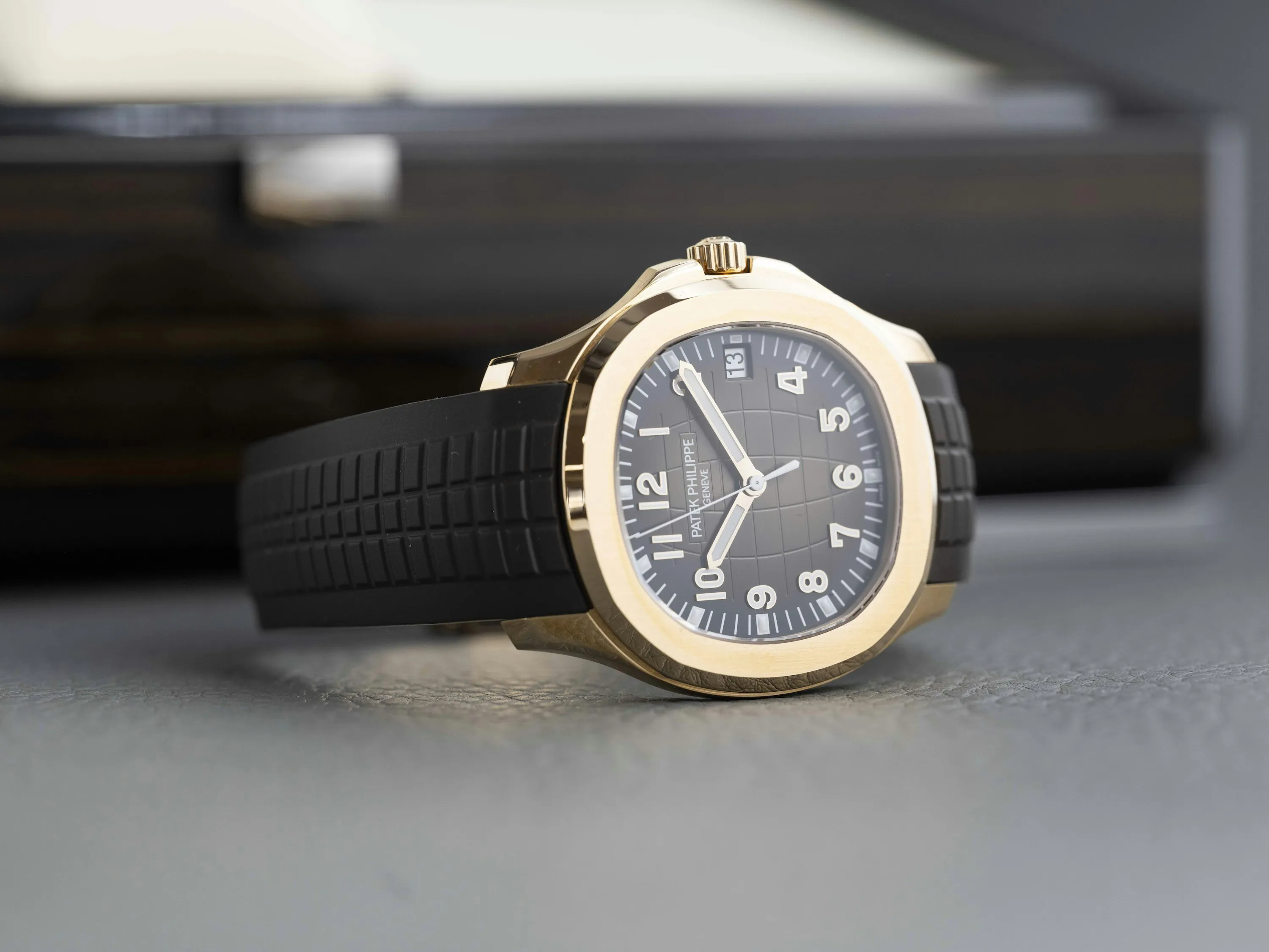 Patek Philippe Aquanaut 5167R 40.8mm Rose gold Brown 1