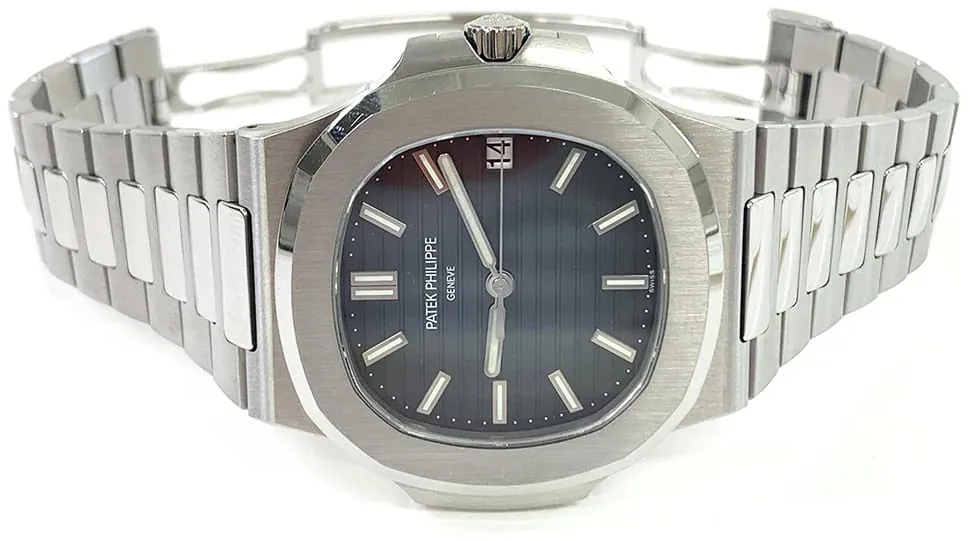 Patek Philippe Nautilus 5711/1A-010 40mm Stainless steel Blue 3