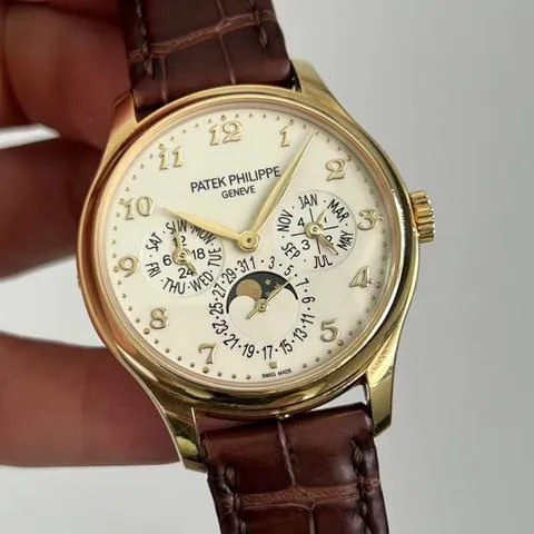 Patek Philippe Perpetual Calendar 5327J-001 39mm Yellow gold Ivory 2