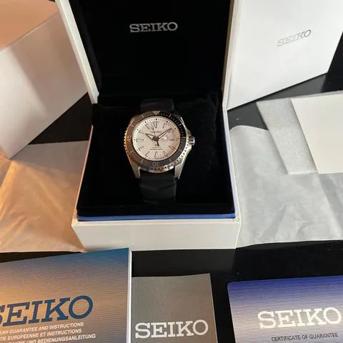 Seiko Prospex SPB191J1 43.5mm Titanium White 1