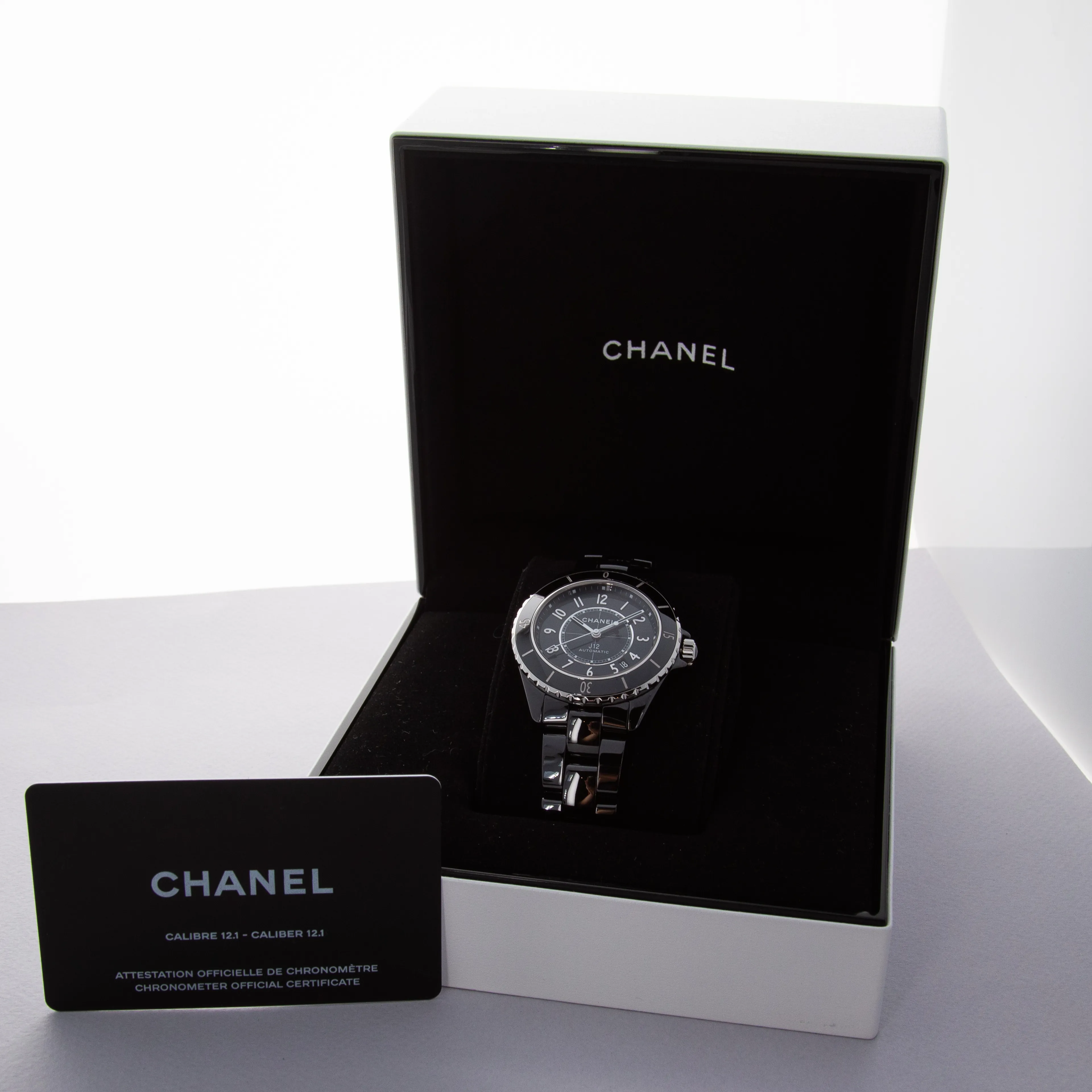 Chanel J12 H5697 38mm Black ceramic Black 14