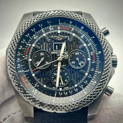 Breitling Bentley 6.75 M4436413/BD27 48.7mm Carbon fiber