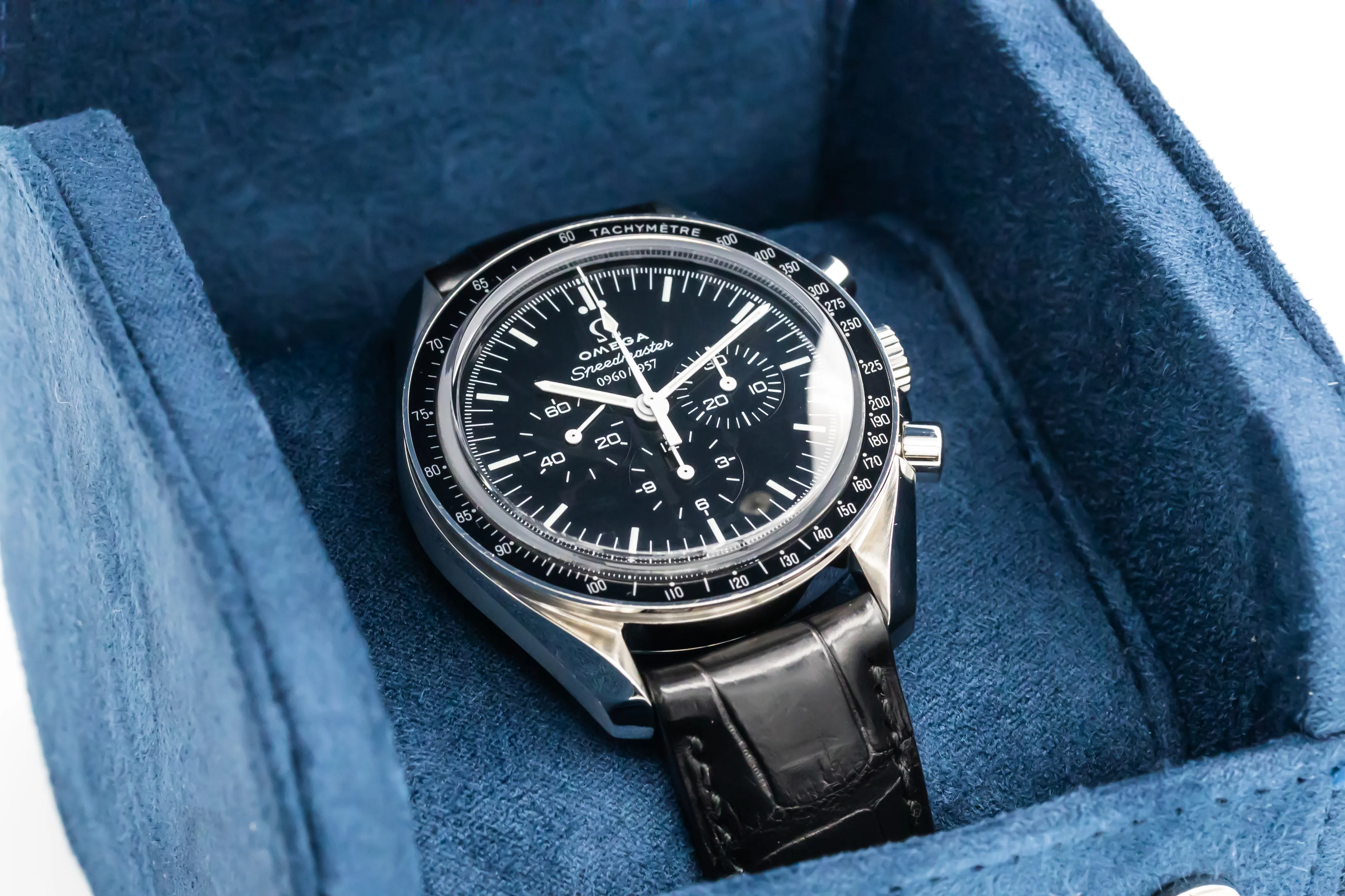 Omega Speedmaster Moonwatch 311.33.42.50.01.001 42mm Stainless steel Black 4