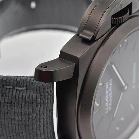 Panerai Luminor PAM 02121 44mm Titanium Black 2