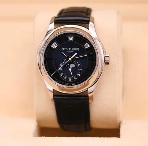 Patek Philippe Annual Calendar 5205G-013 40mm White gold Blue