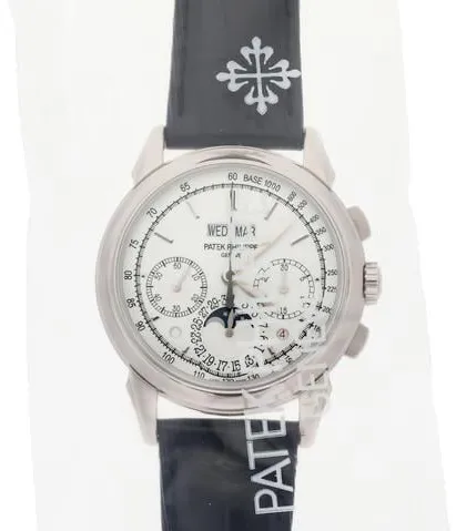 Patek Philippe Perpetual Calendar Chronograph 5270G-013 41mm White gold Silver