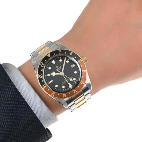 Tudor Black Bay M79833MN-0001 41mm Yellow gold and Stainless steel Black 7