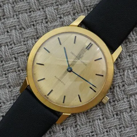 Universal Genève Microtor 166107/04 35mm Yellow gold Gold