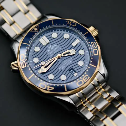 Omega Seamaster Diver 300M 210.20.42.20.03.001 42mm Yellow gold and Stainless steel Blue 2