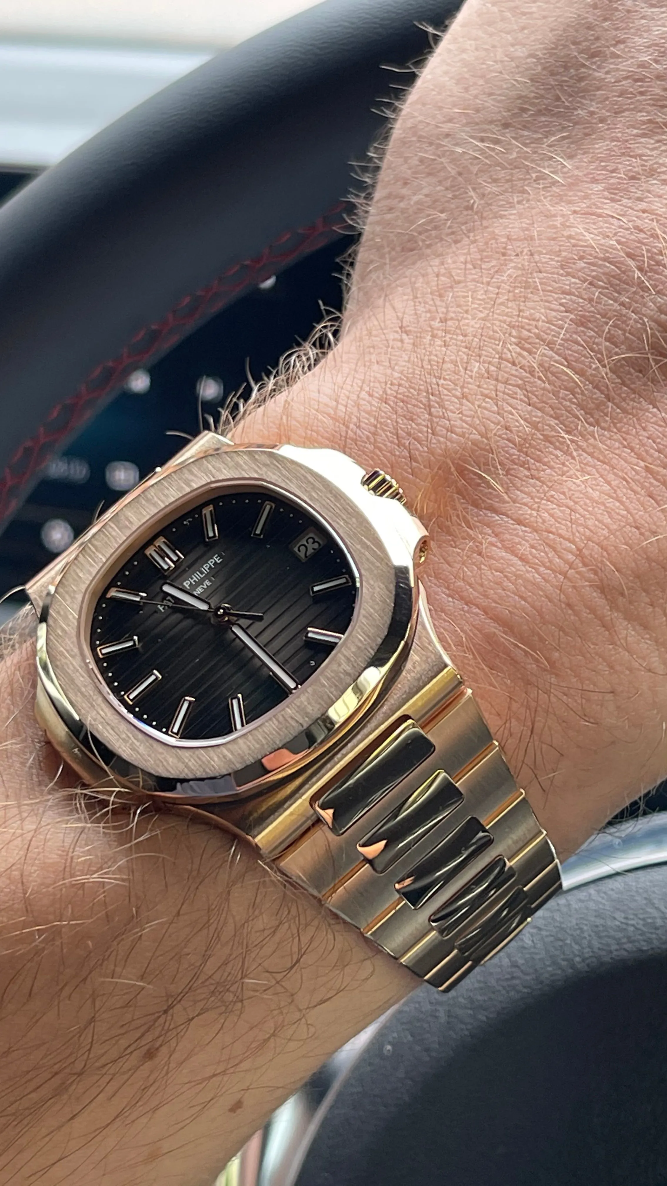 Patek Philippe Nautilus 5711R-001 Rose gold Gray 1