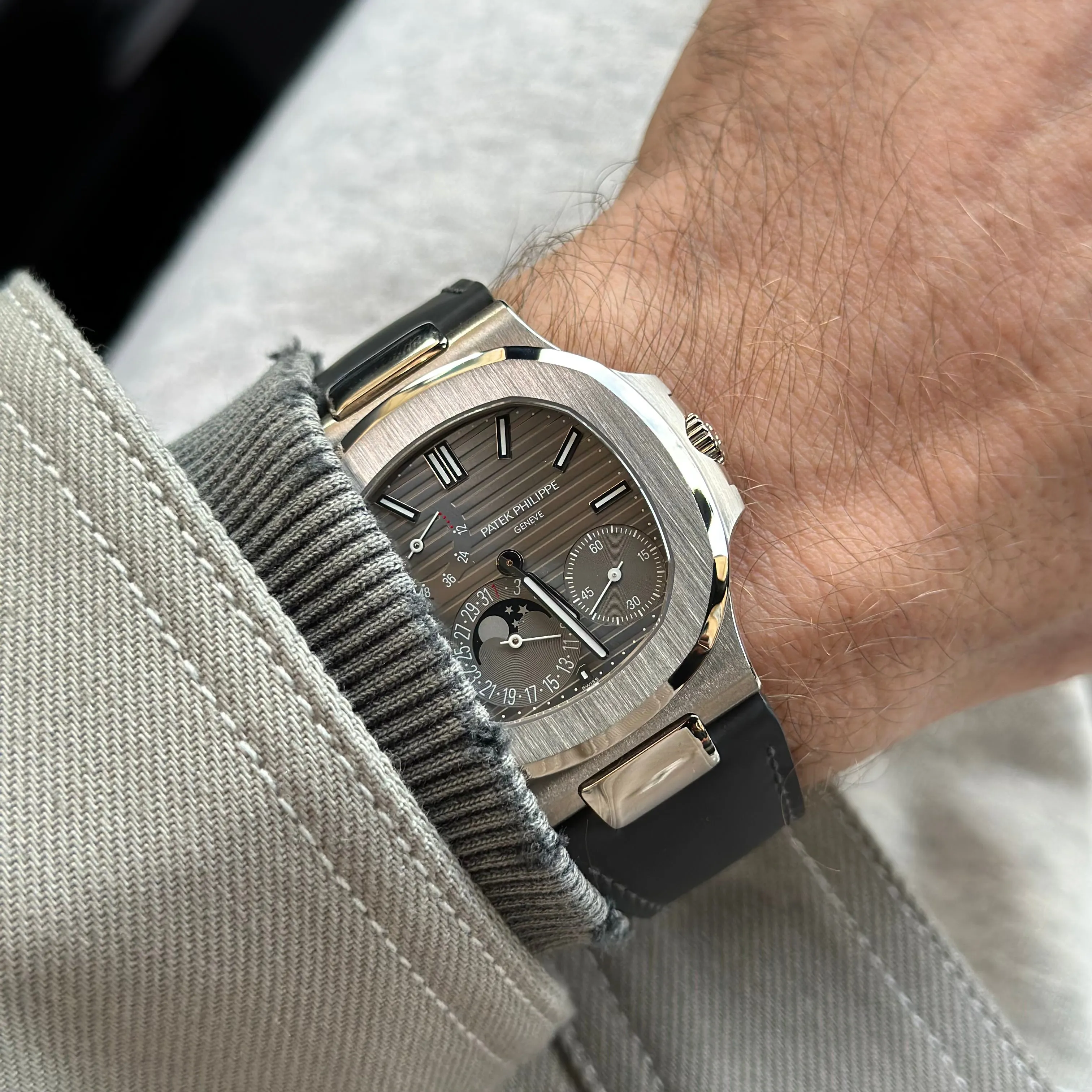 Patek Philippe Nautilus 5712g White gold Gray