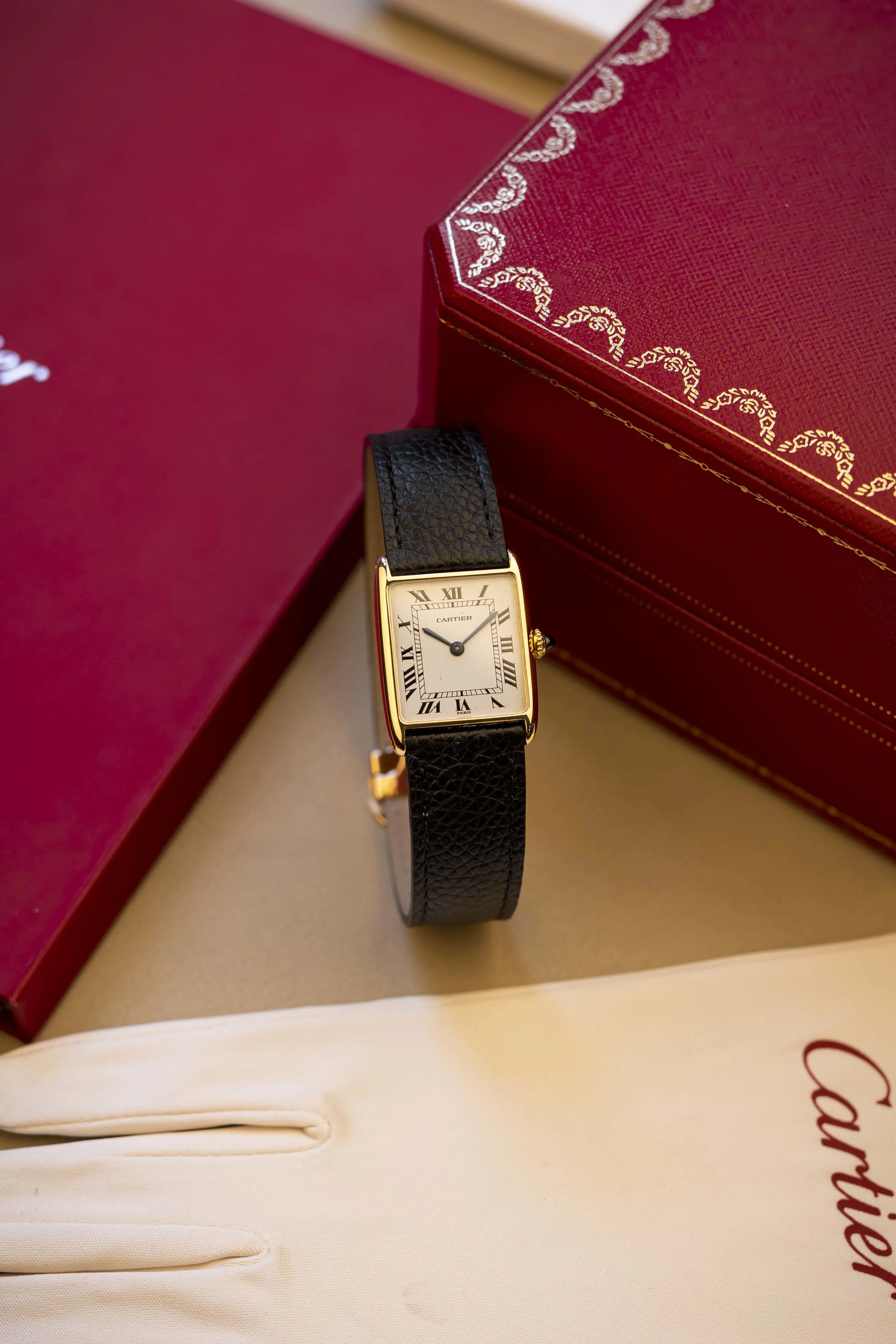 Cartier Tank 2.3mm Yellow gold White