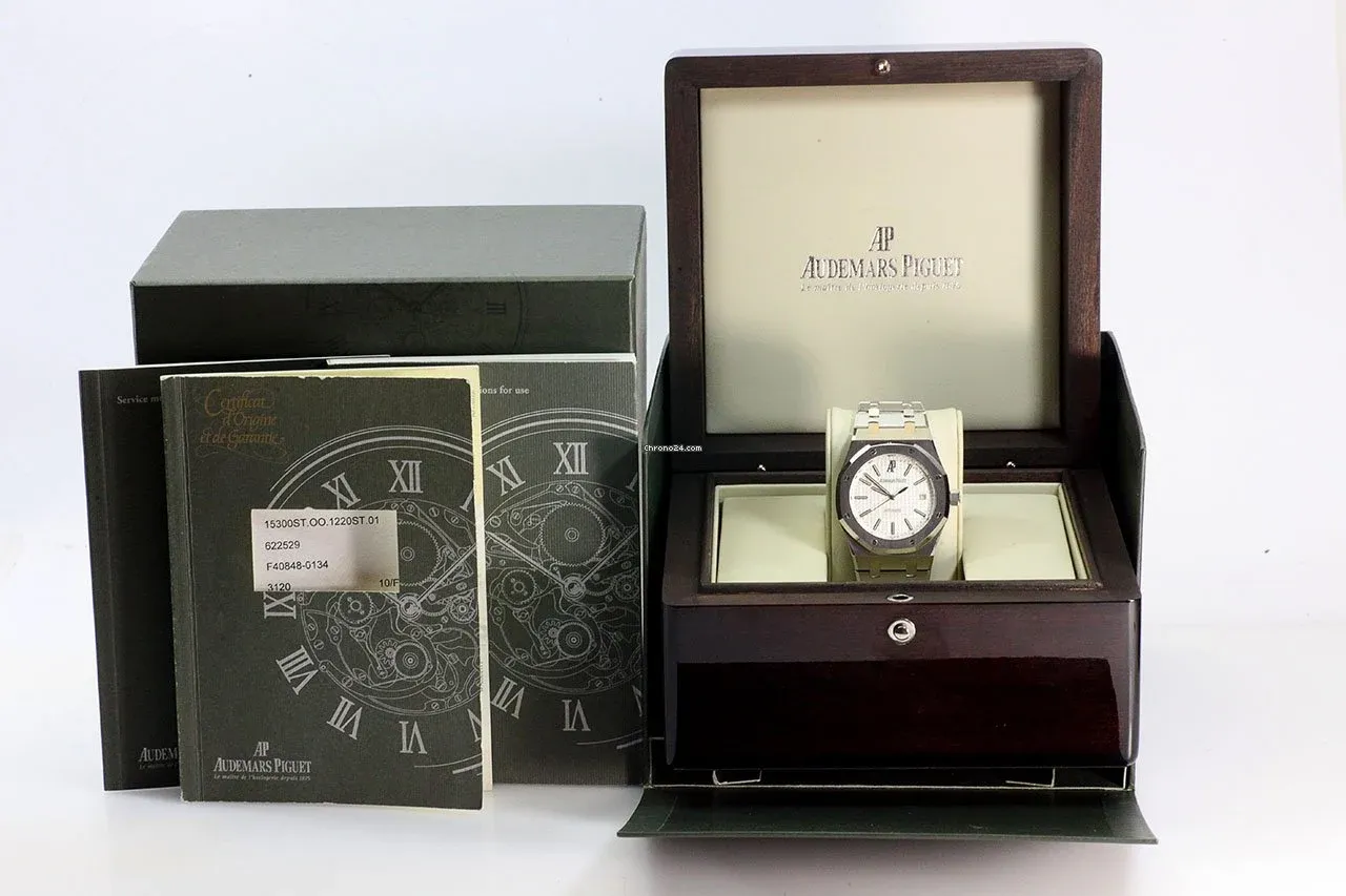 Audemars Piguet Royal Oak 15300ST.OO.1220ST.01 39mm Silver 6