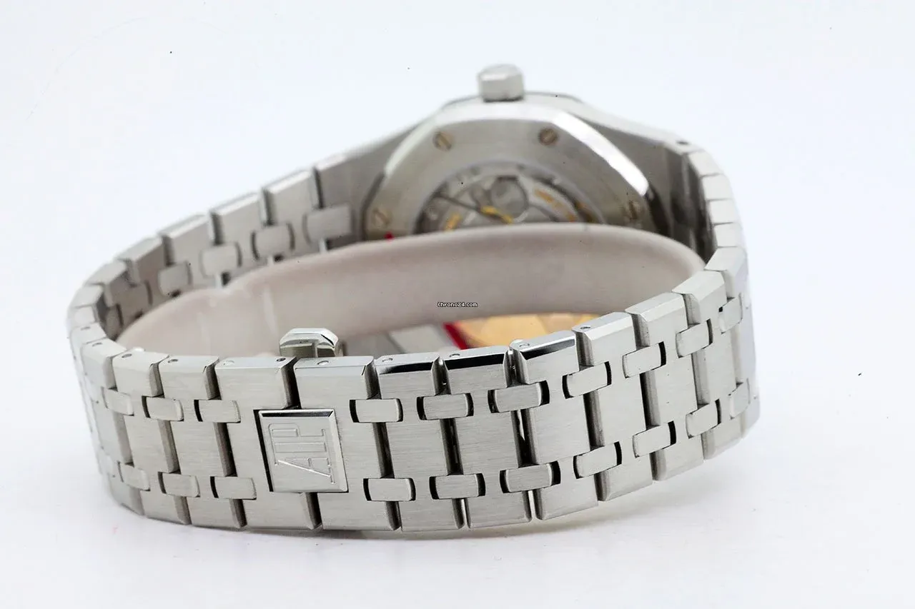 Audemars Piguet Royal Oak 15300ST.OO.1220ST.01 39mm Silver 9