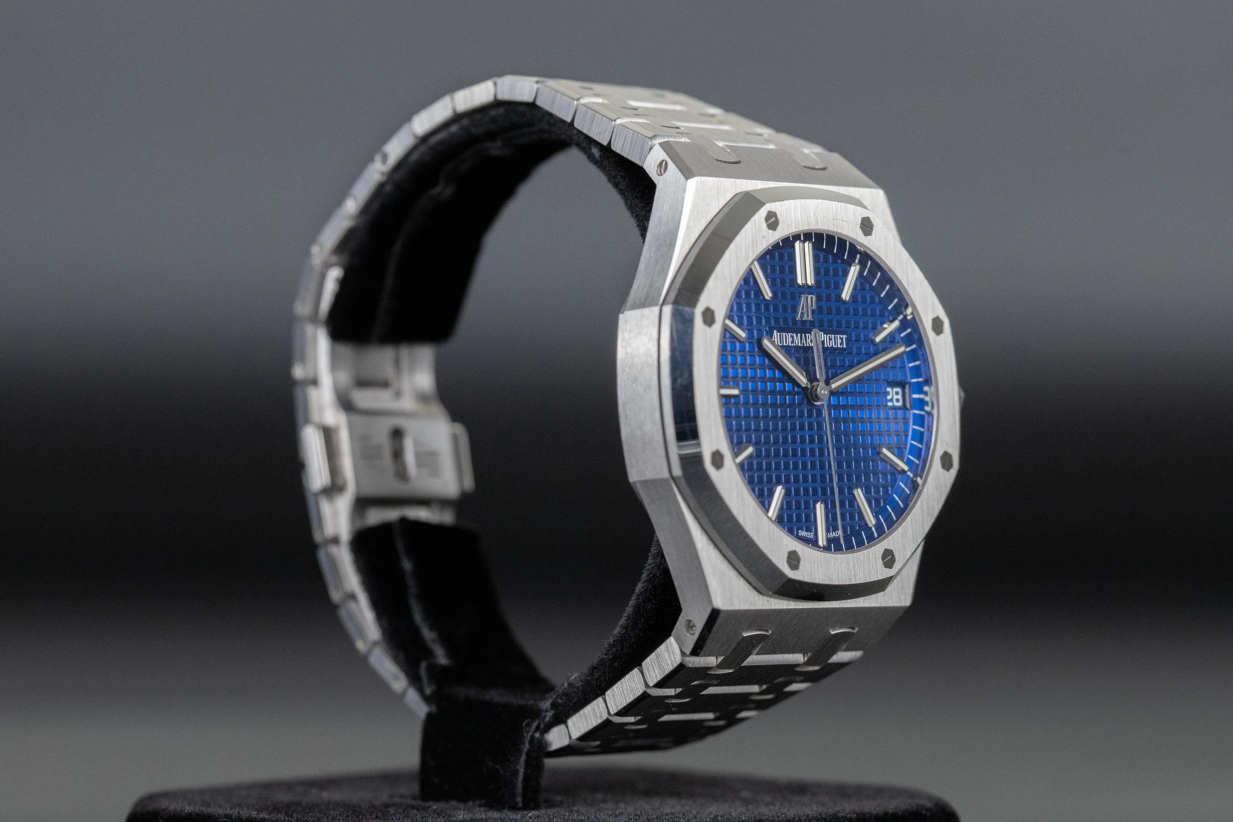 Audemars Piguet Royal Oak 15503BC 41mm White gold Blue 2