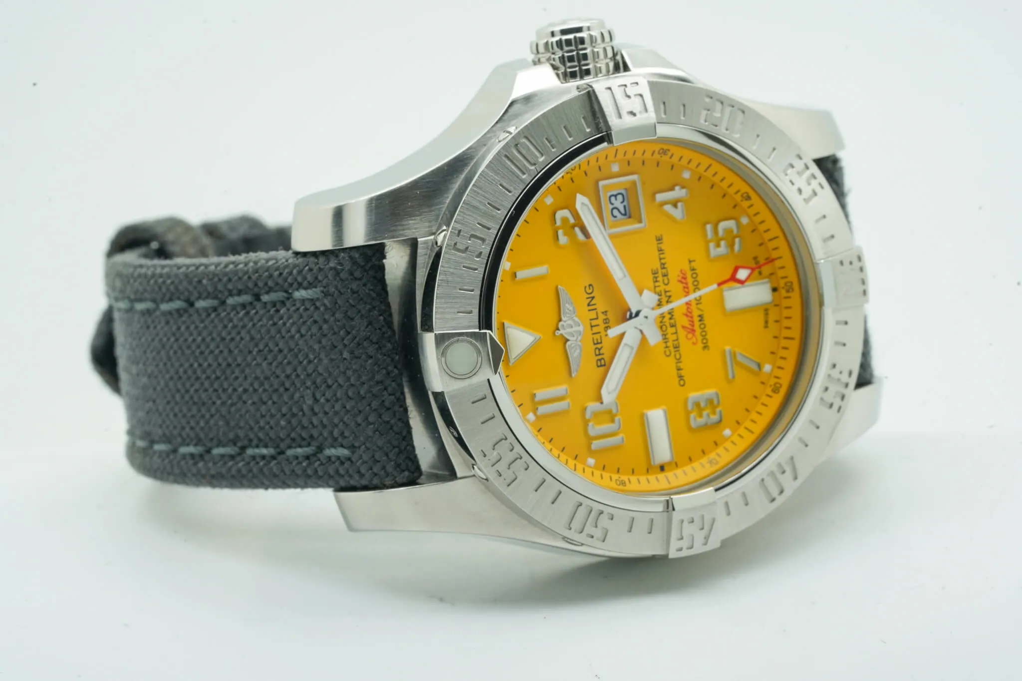 Breitling Avenger II Seawolf A1733110/I519 45mm Yellow 5