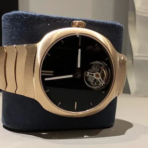 H. Moser & Cie. Streamliner 6804-0400 Rose gold Black