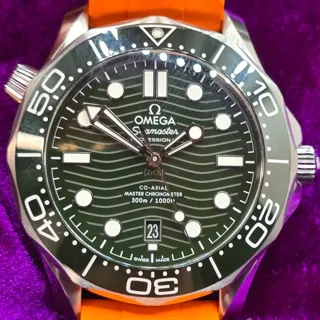 Omega Seamaster Diver 300M 210.30.42.20.10.001 Stainless steel Green