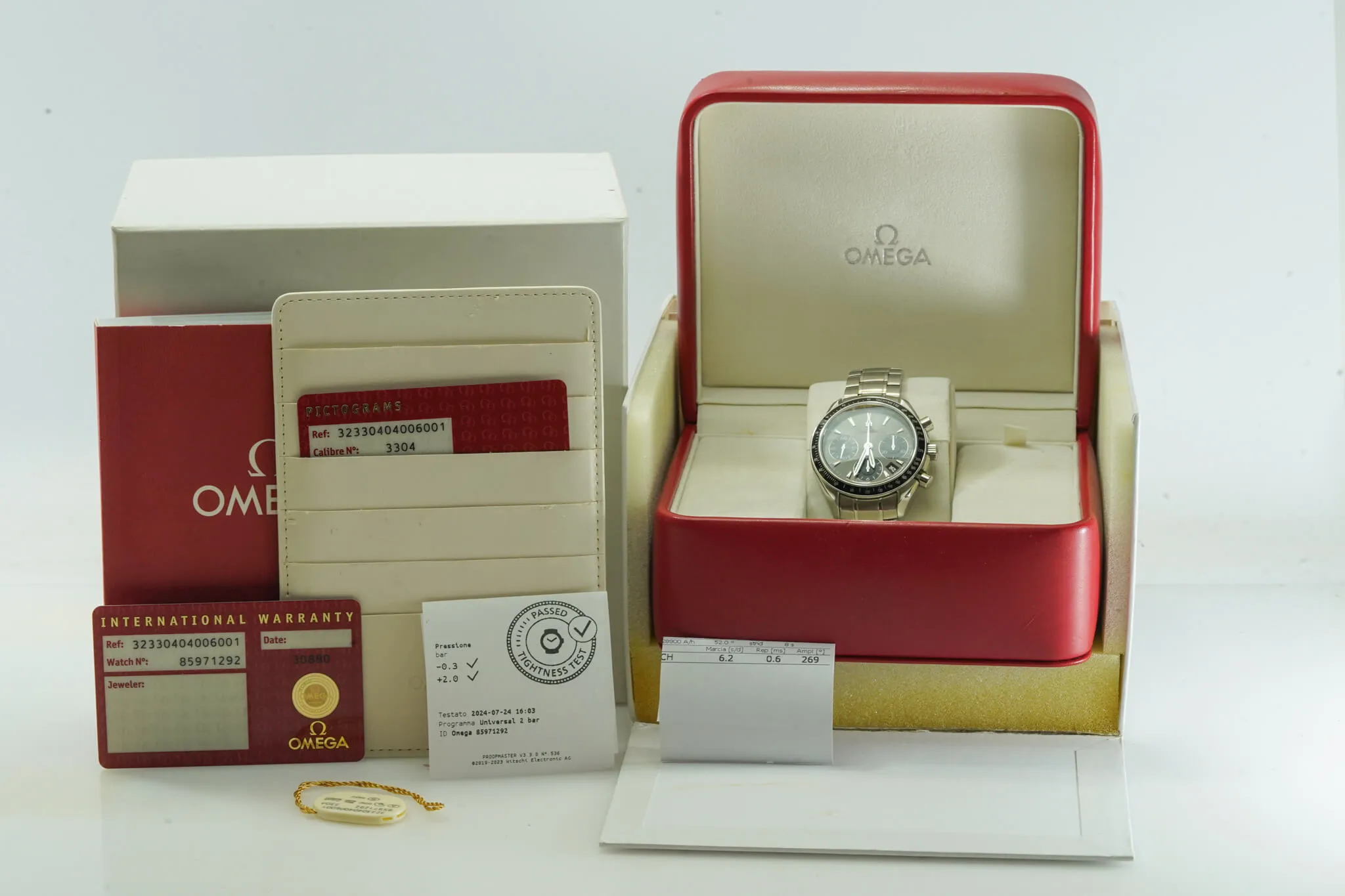 Omega Speedmaster Date 323.30.40.40.06.001 40mm Gray 1