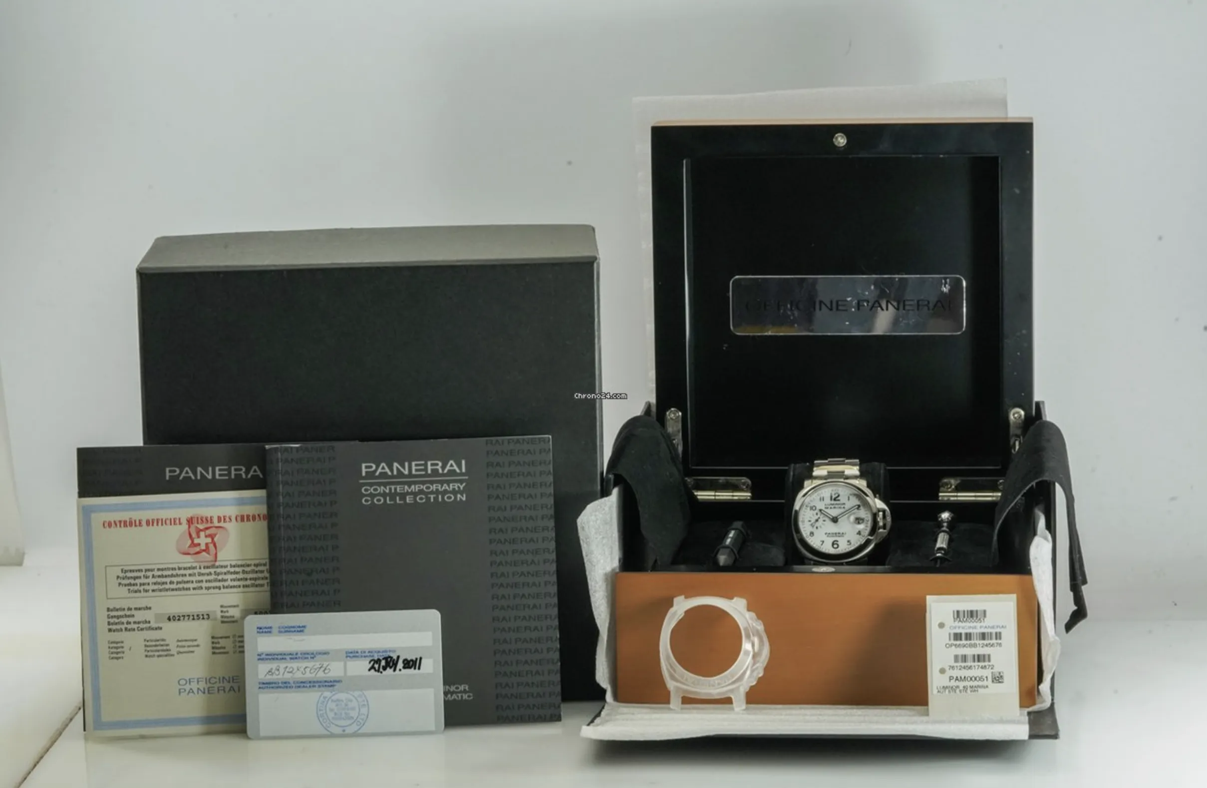 Panerai Luminor PAM 00051 40mm White 1