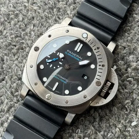 Panerai Submersible PAM 01305 47mm Titanium Black 3