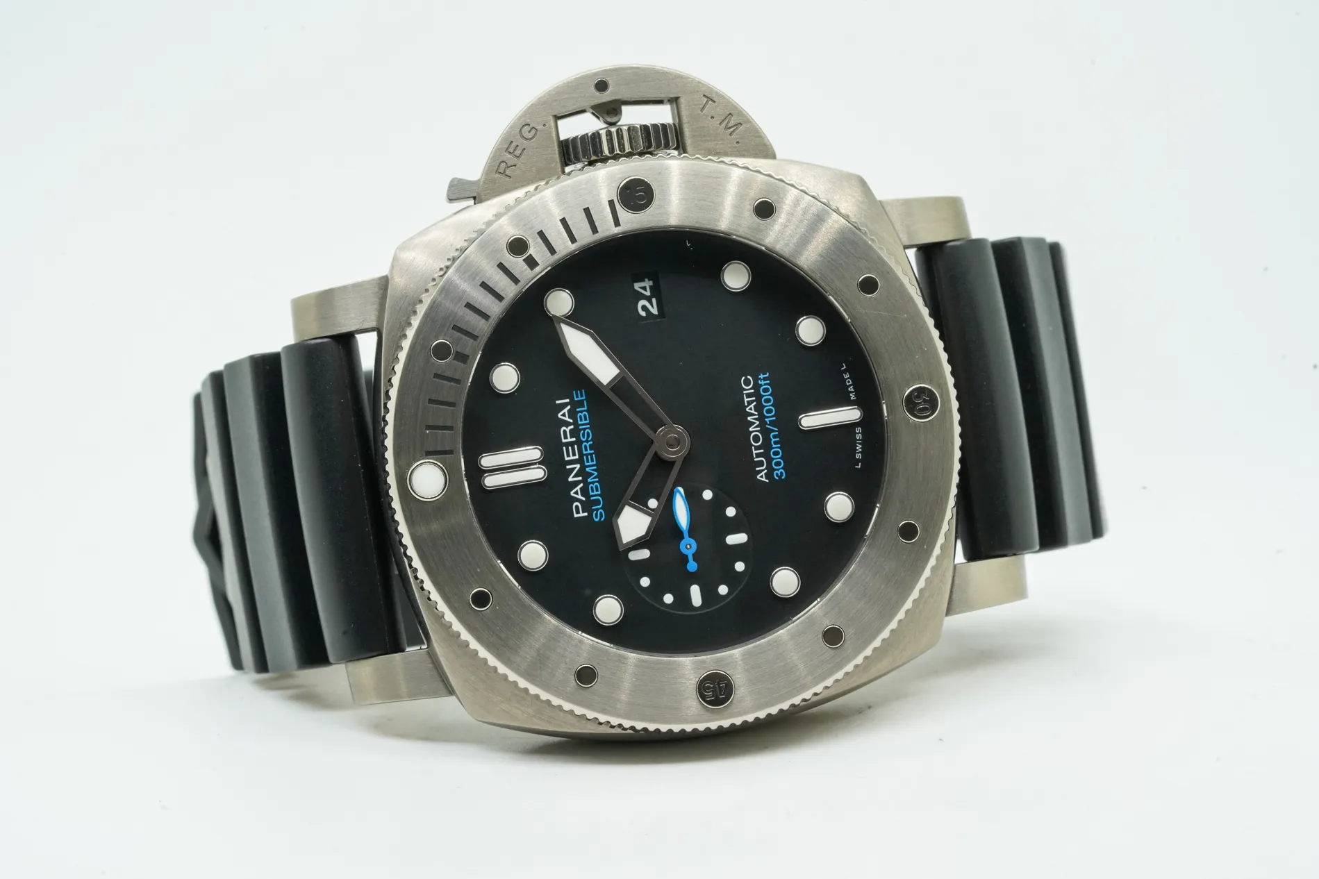 Panerai Submersible PAM 01305 Black 11