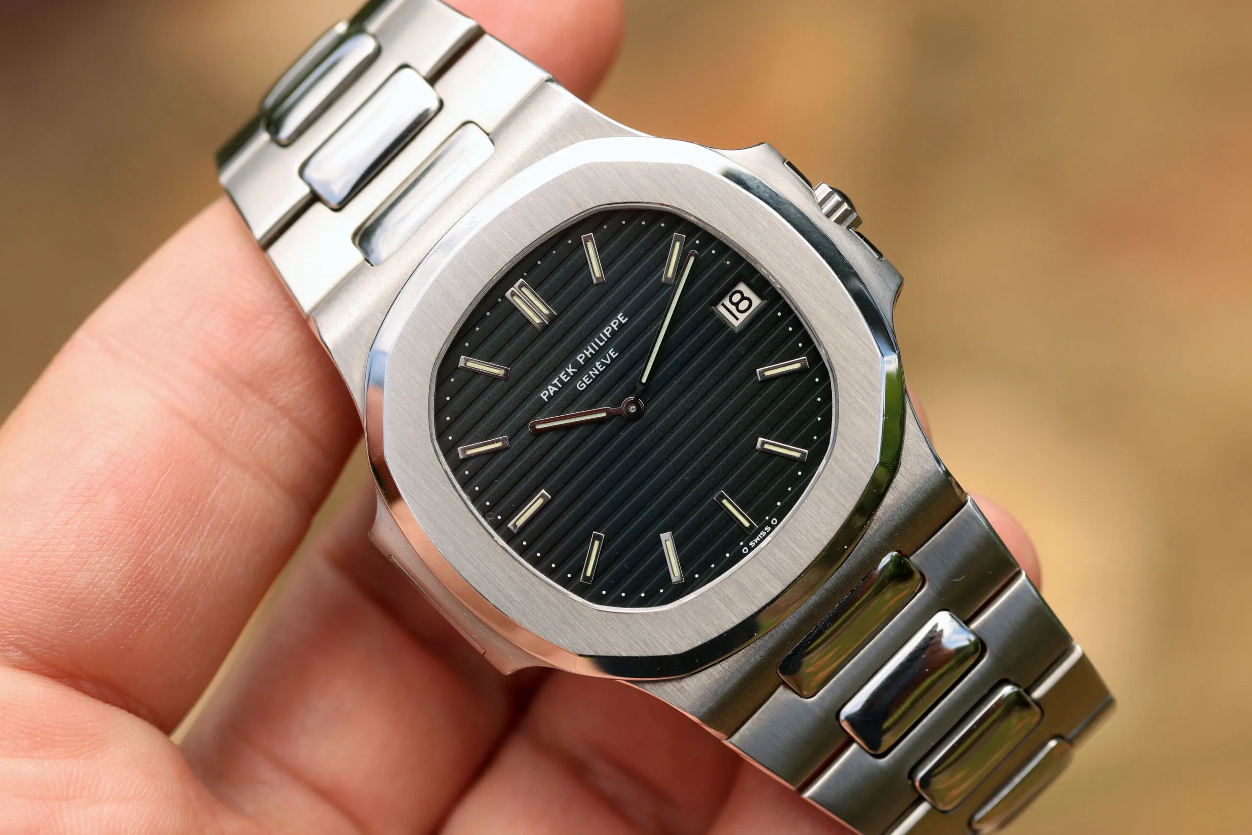 Patek Philippe Nautilus 3700/1A 40mm Stainless steel Blue