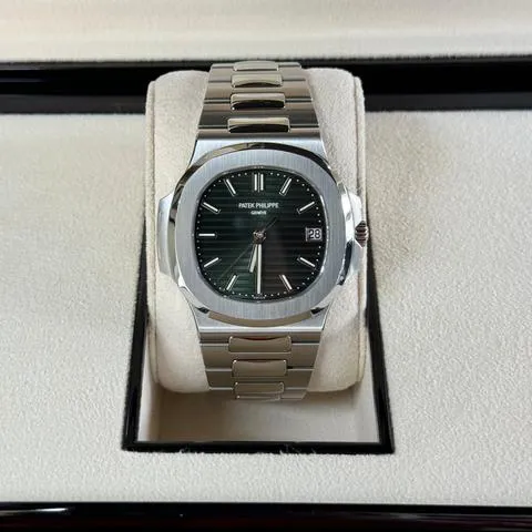 Patek Philippe Nautilus 5711/1A-014 40mm Stainless steel Green