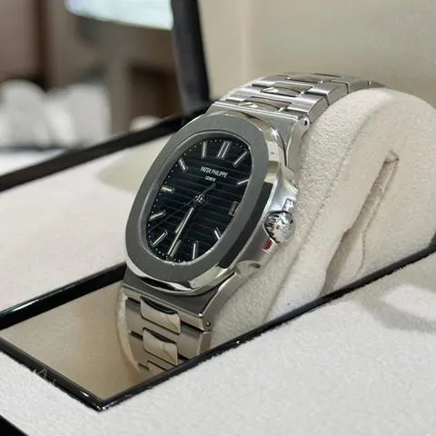 Patek Philippe Nautilus 5711/1A-014 40mm Stainless steel Green 2